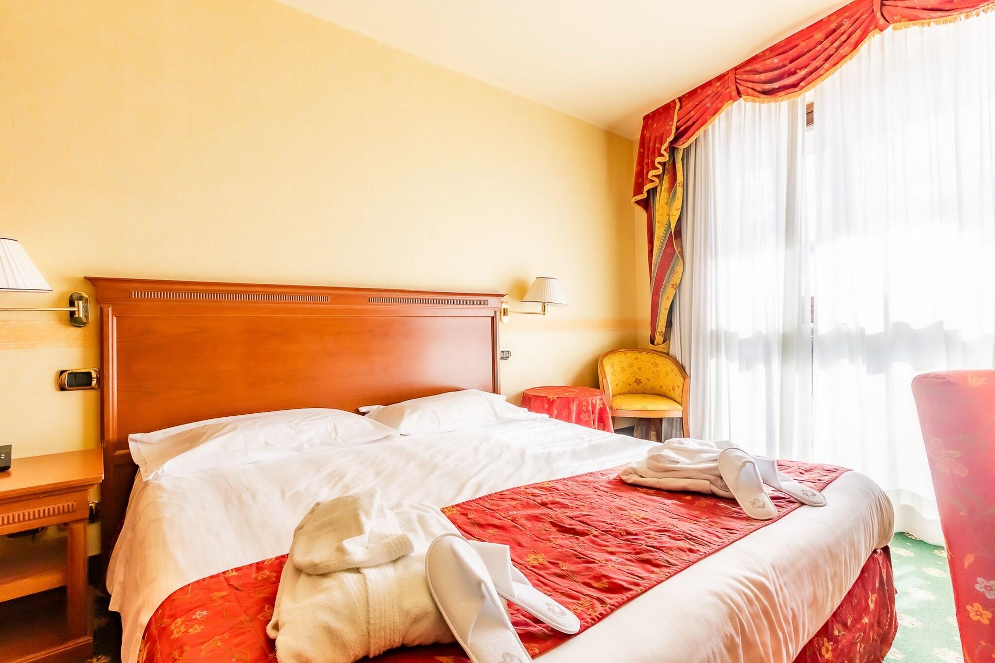 Hotel Cristallo Sestrières Extérieur photo