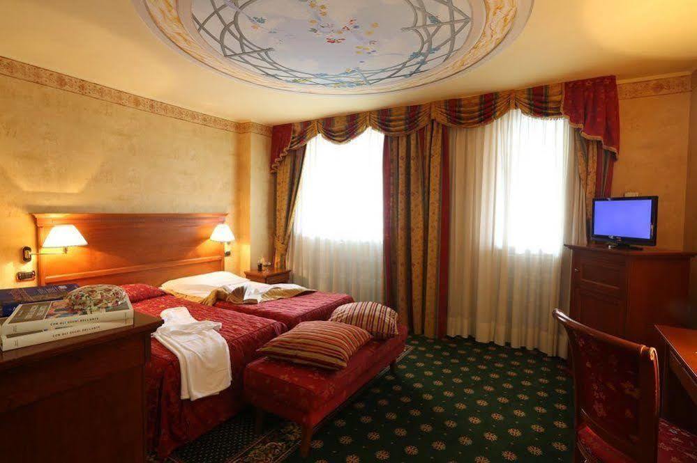 Hotel Cristallo Sestrières Extérieur photo