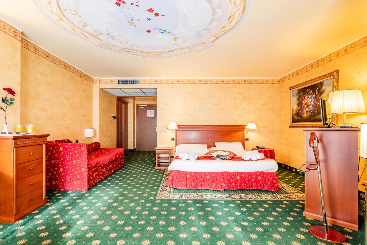 Hotel Cristallo Sestrières Extérieur photo